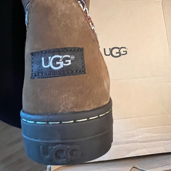 UGG Australia Sundance Tall Revival Women’s Boots - Picture 7 of 8